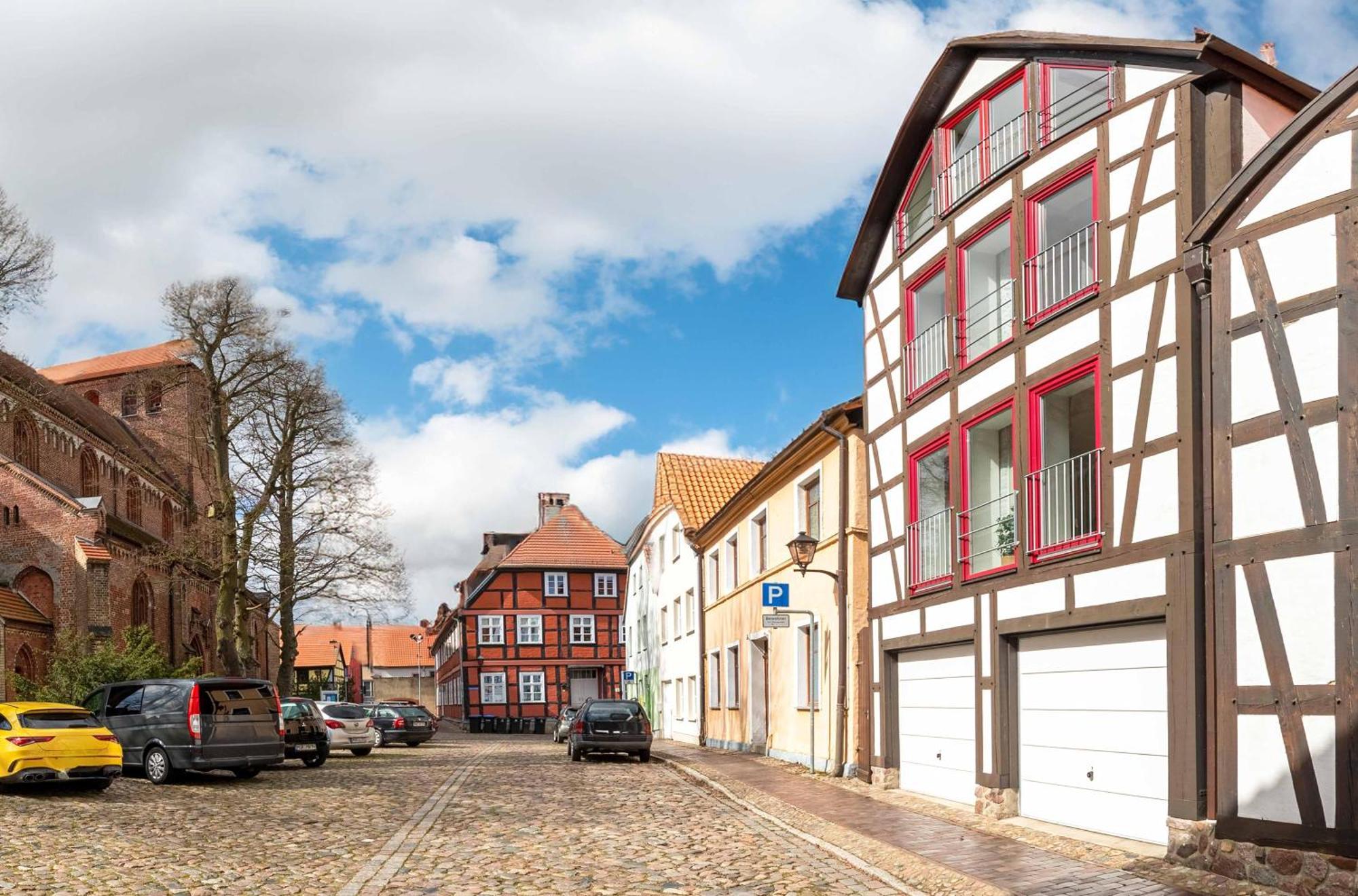 City Apartment An Der Georgenkirche Варен Екстериор снимка