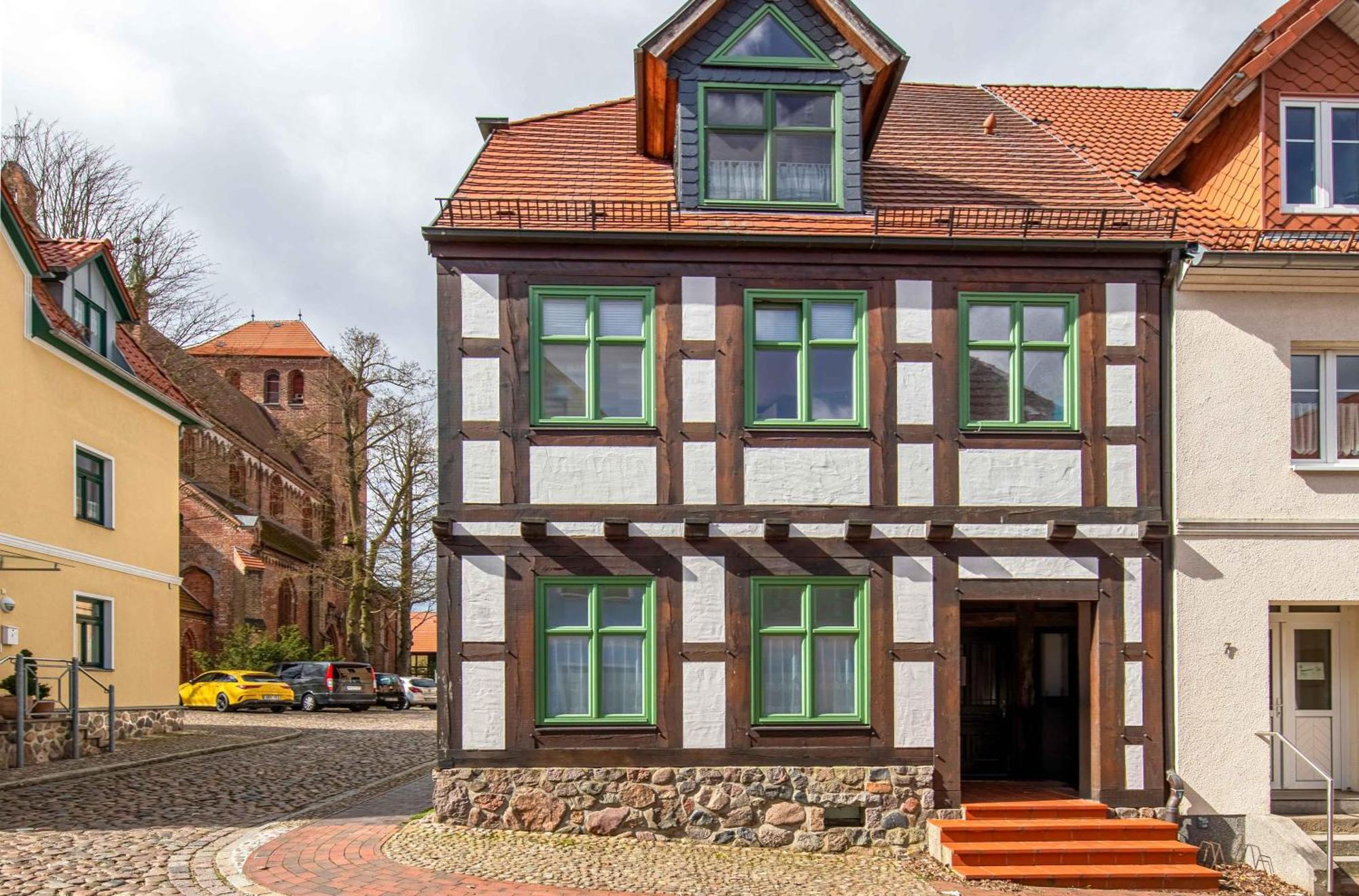 City Apartment An Der Georgenkirche Варен Екстериор снимка